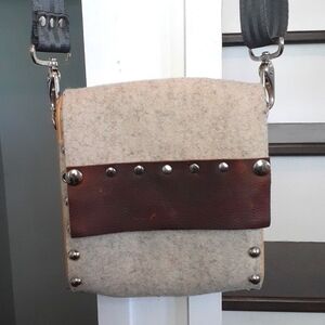 SOL Designs upcycled seatbelt crossbody bag 🍀